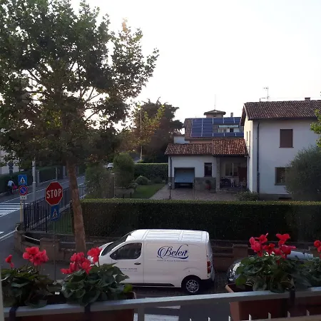 Casa vacanze Casa Leonardo Azzano San Paolo